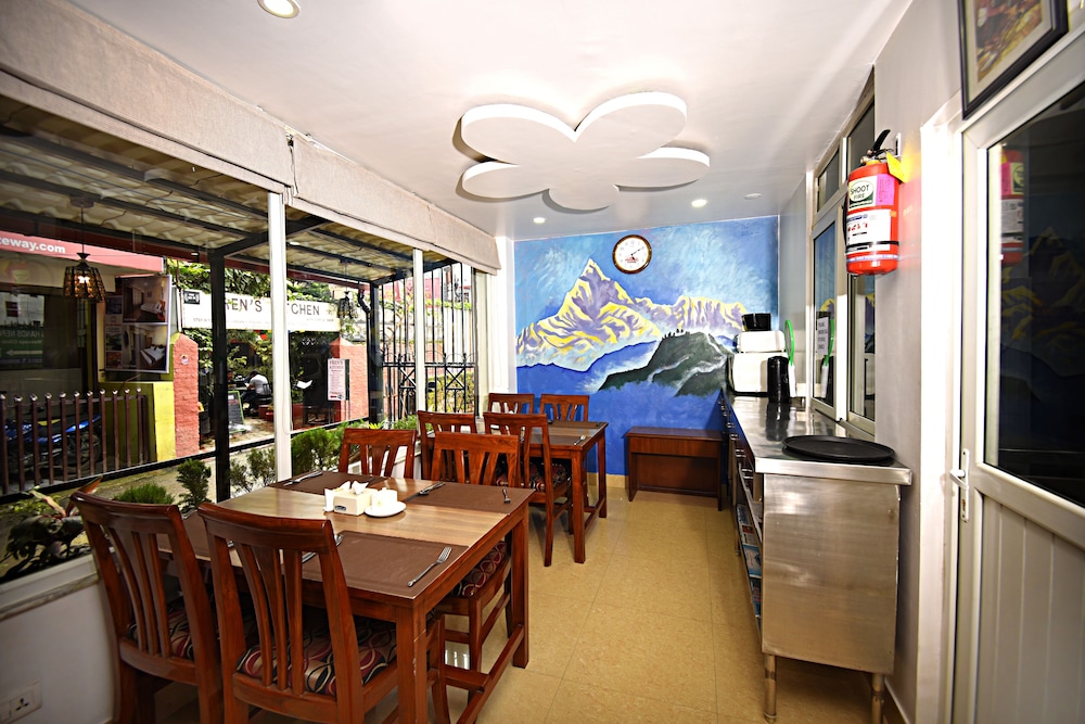 restaurant cafeteria