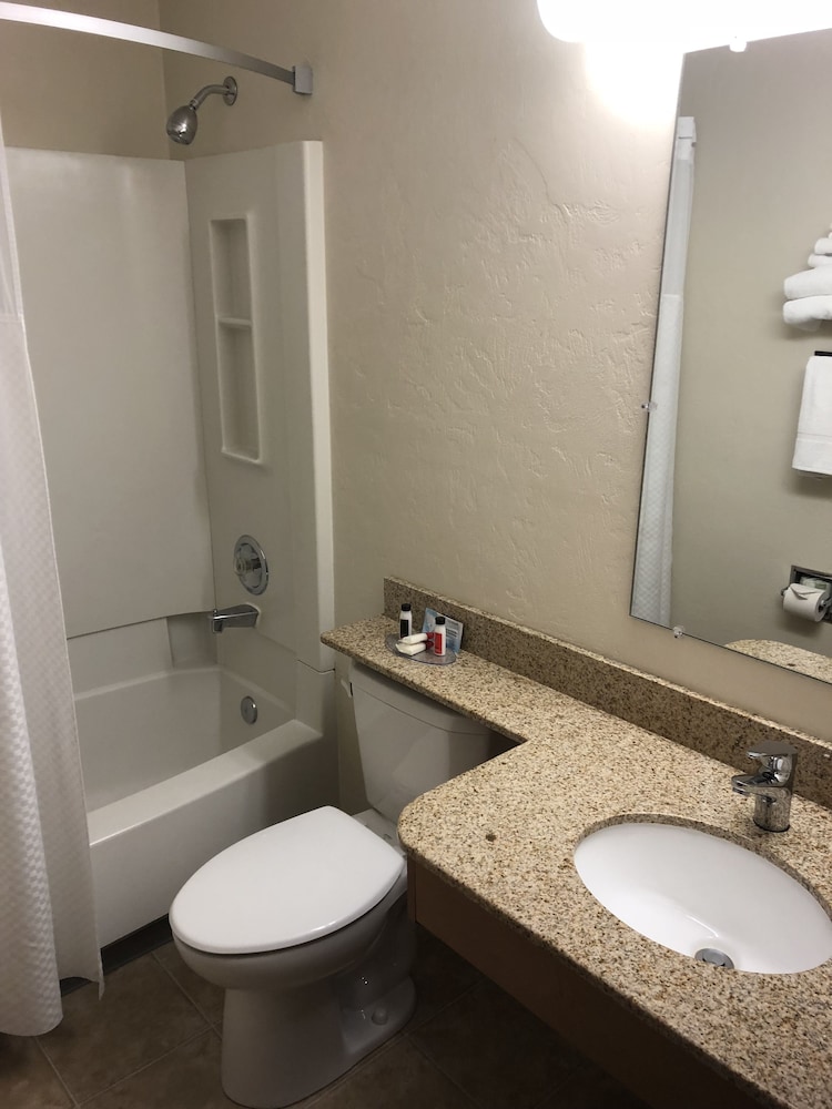 Super 8 By Wyndham Bend OR 47/50