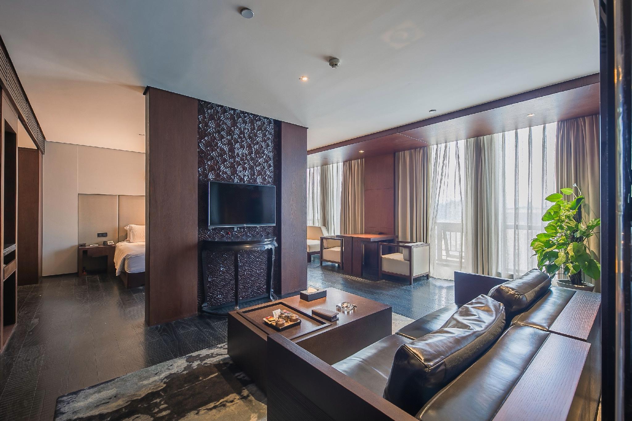 Le Noble Hotel 33/45