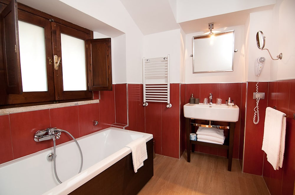 Saint Peter Six Rooms And Suites 56/67