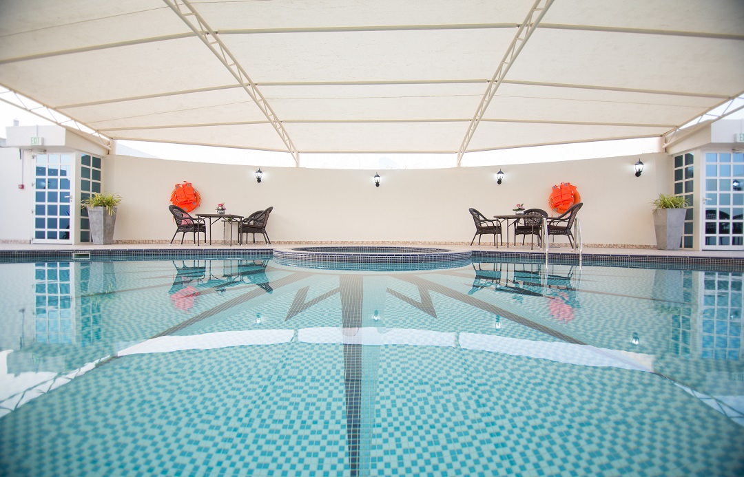 swimming pool spa