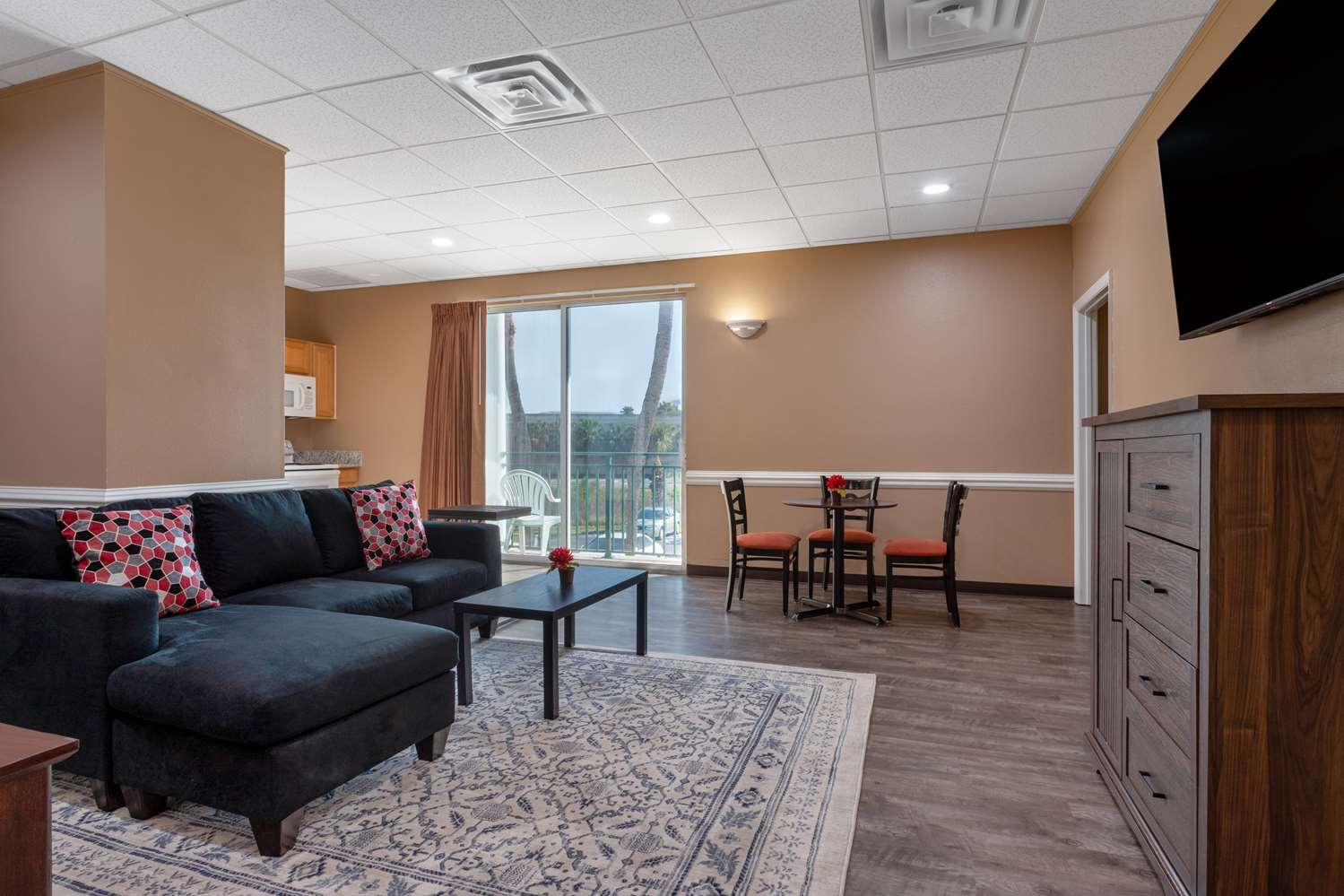 Travelodge By Wyndham Lakeland 35/55