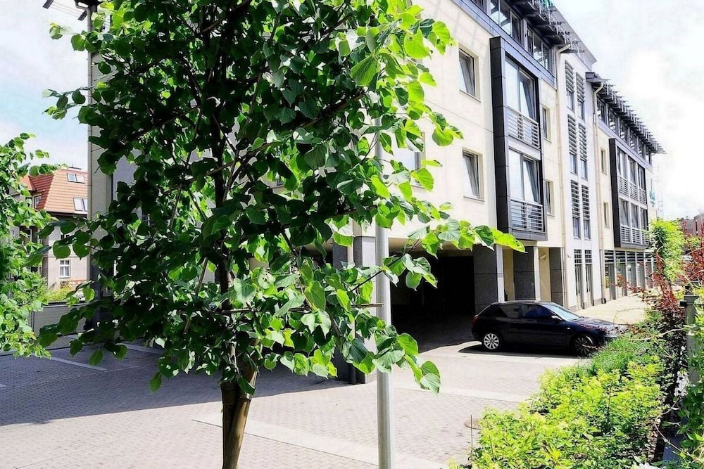 Hotel Oliwski 32/34