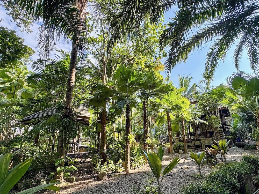 Mae Nai Gardens 45/50