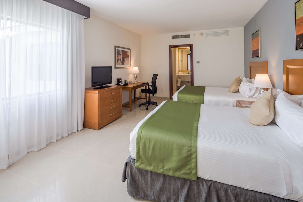 SUPERIOR, 2 QUEEN BEDS