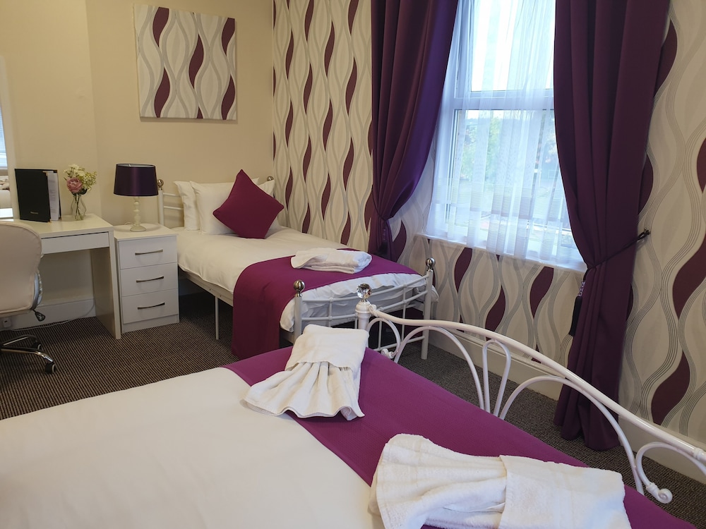 PRESTON HOTEL 32/49