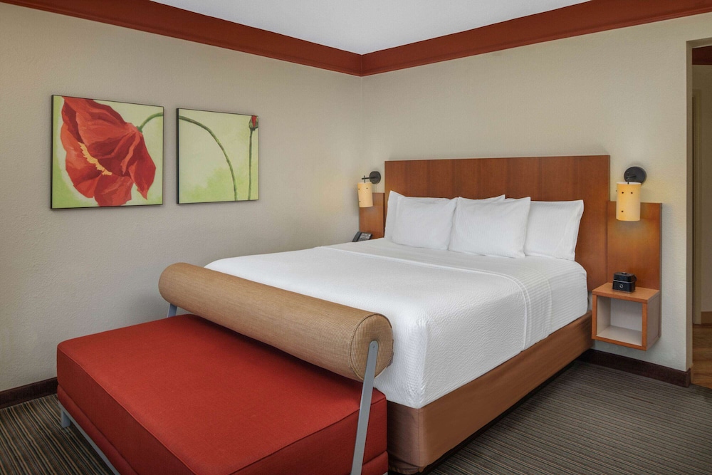 La Quinta Inn & Suites by Wyndham Atlanta Ballpark/Galleria 19/64