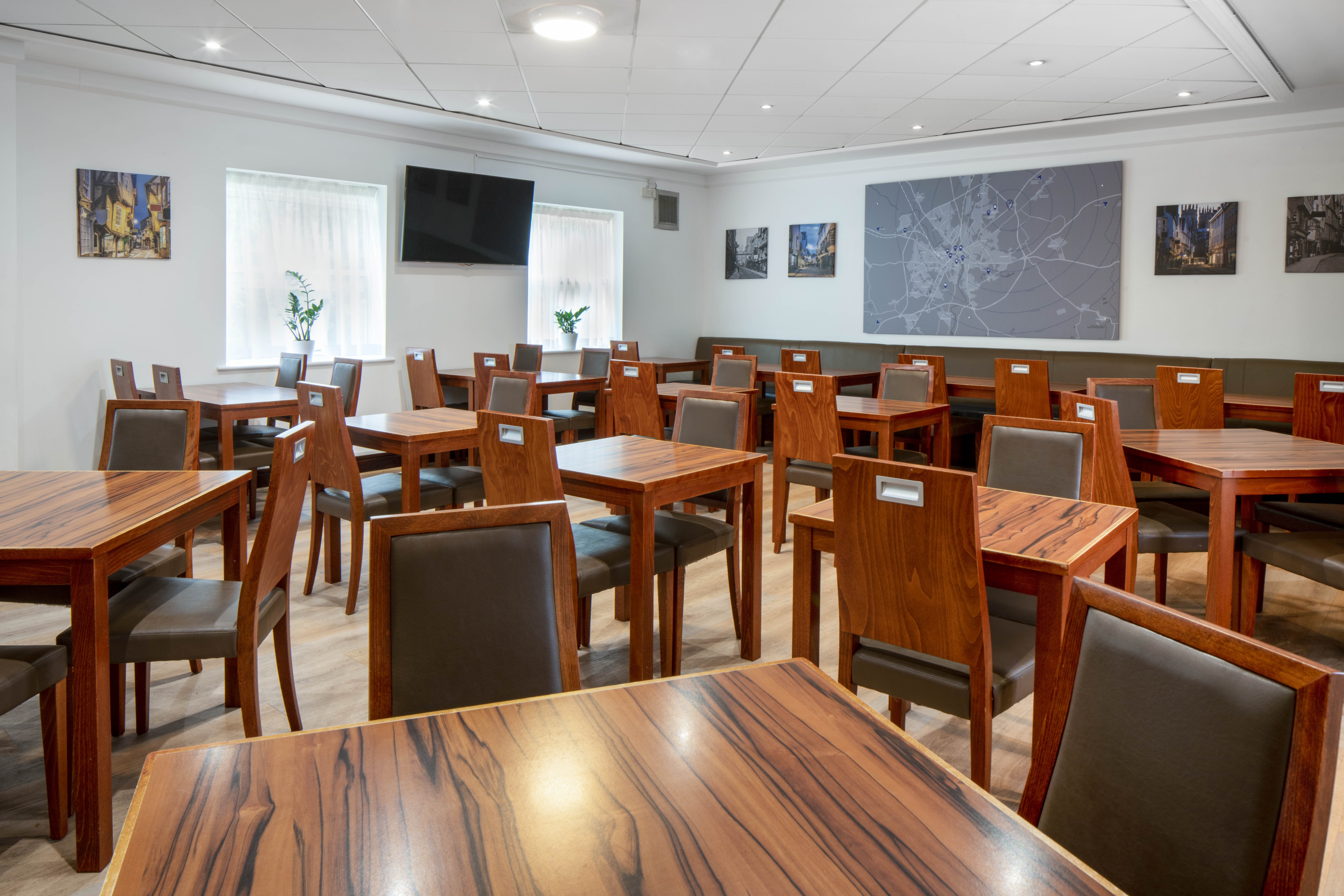 HOLIDAY INN EXPRESS YORK 48/72