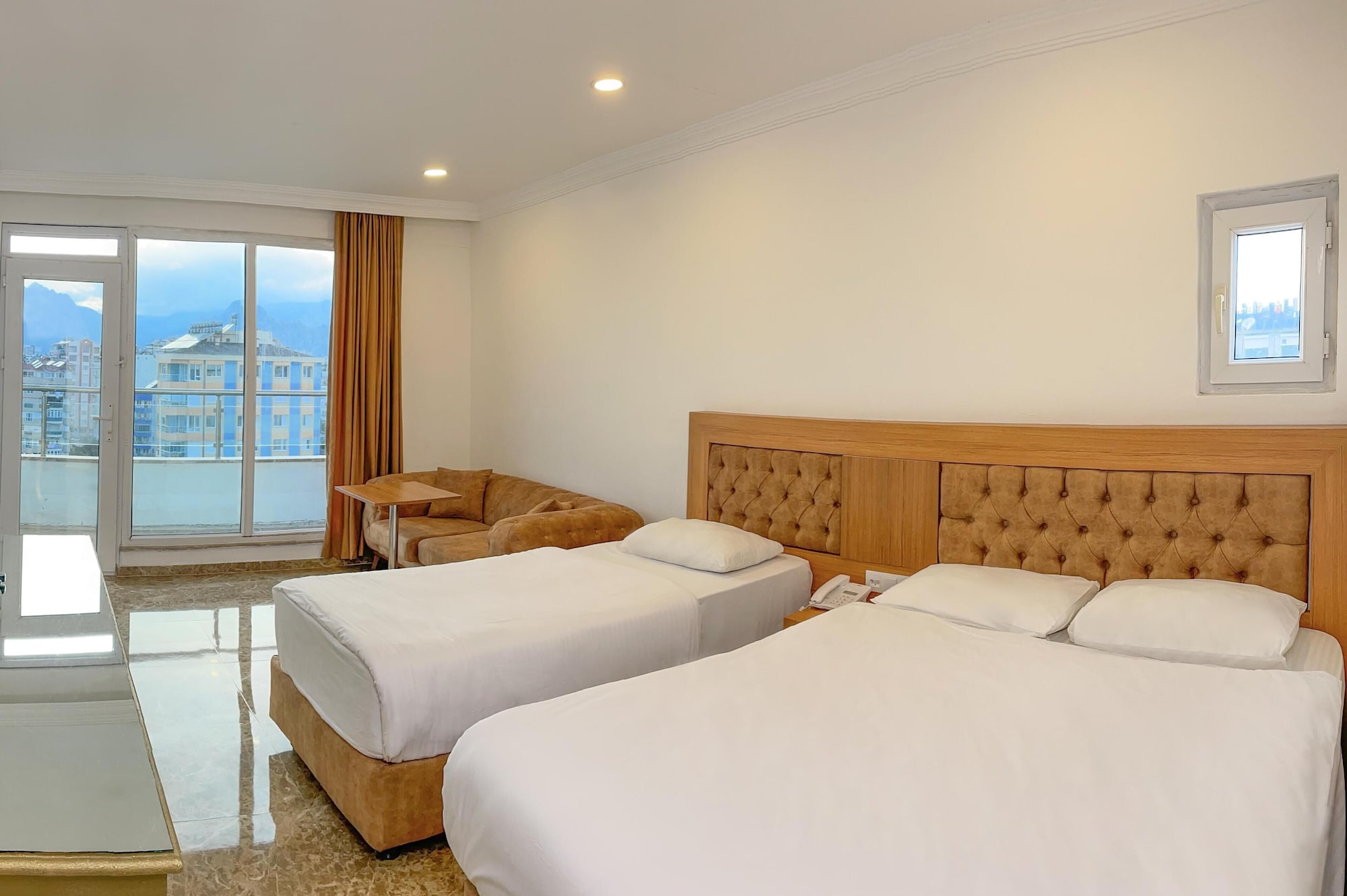ROOM, TRIPLE, PARTIAL SEA VIEW
