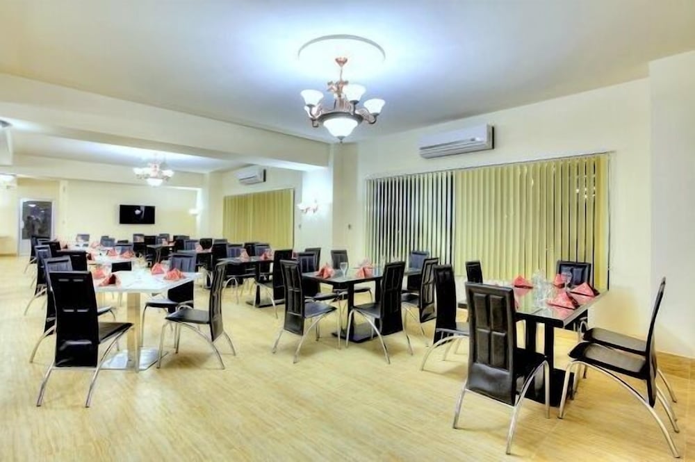 La Rose Hotel 42/54