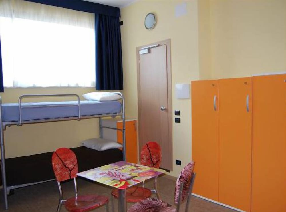 Hostel San Marino 16/32