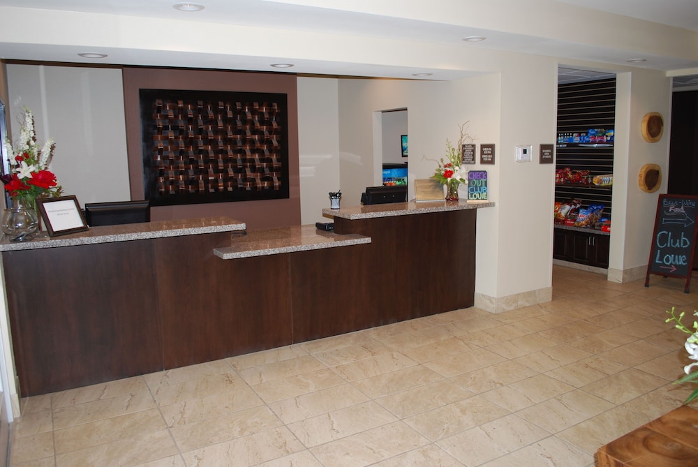 Landmark Suites 8/50