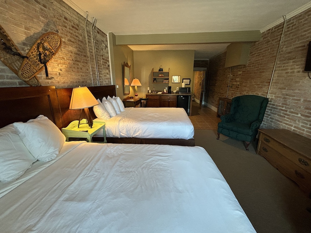 William Watson Hotel 14/49