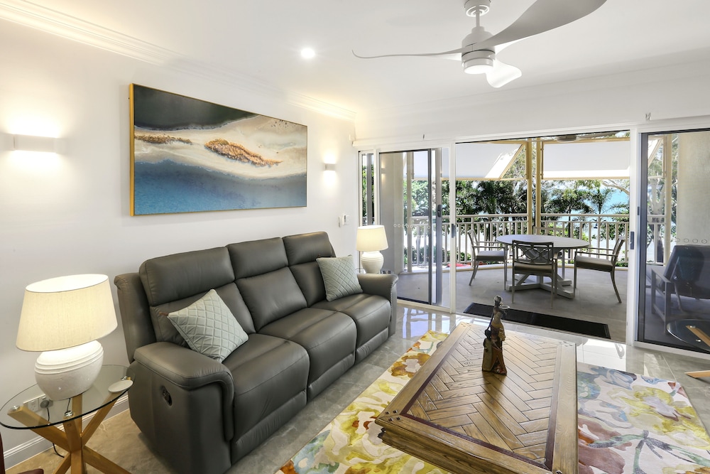 On the Beach Holiday Apartments 43/68