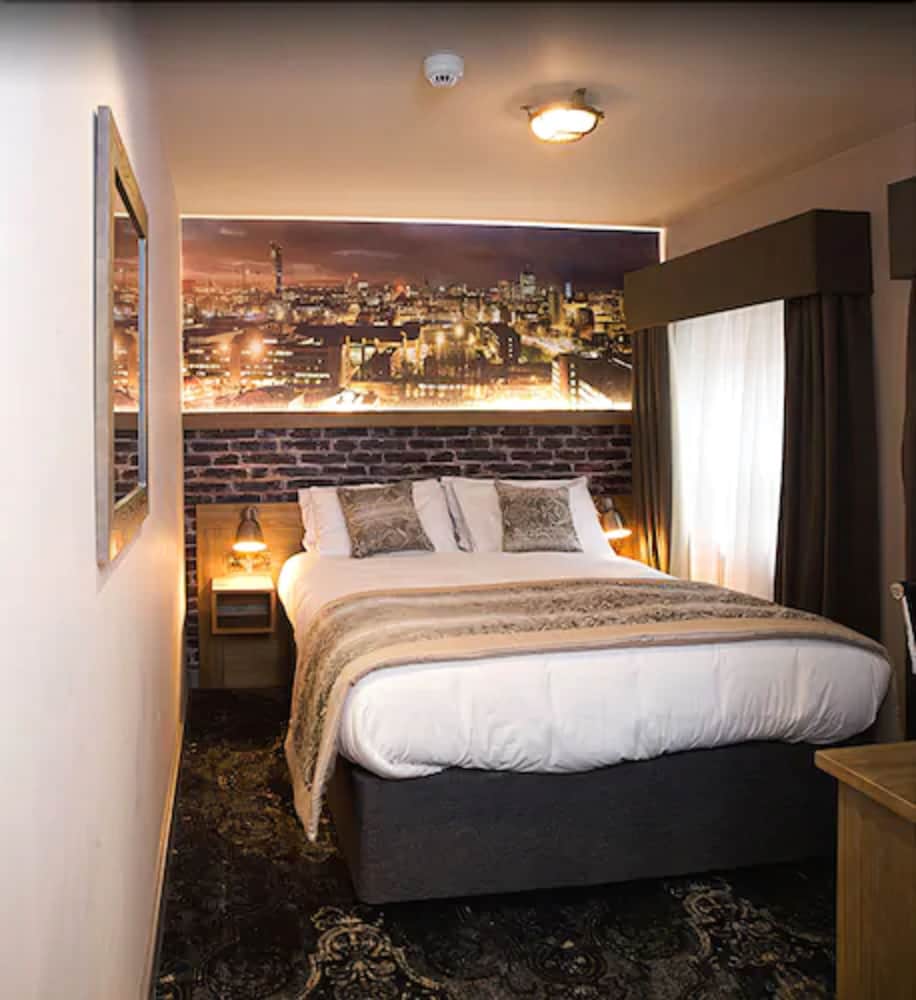 The Abel Heywood Pub & Boutique Hotel 12/43
