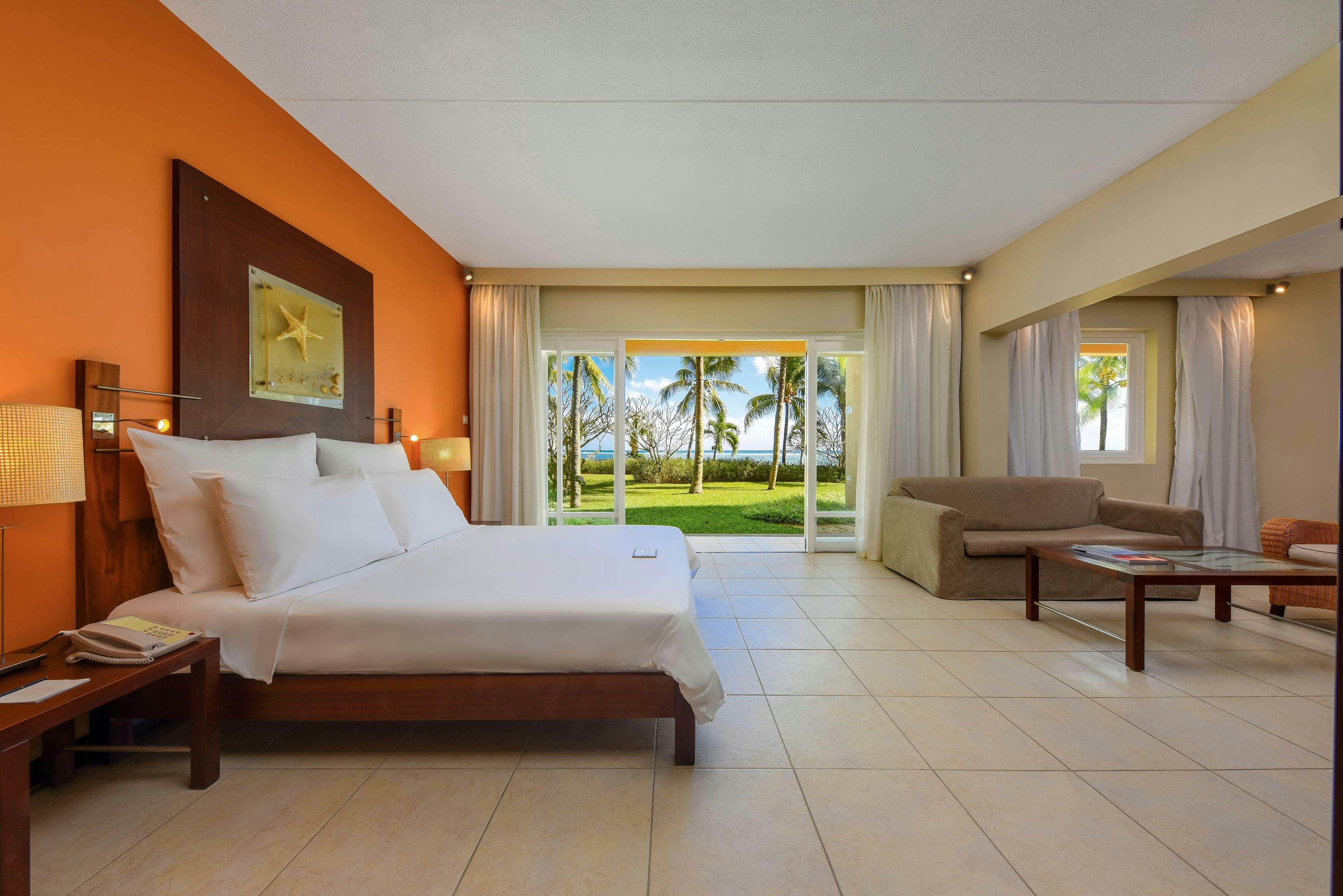 Victoria Beachcomber Resort and Spa 7/54