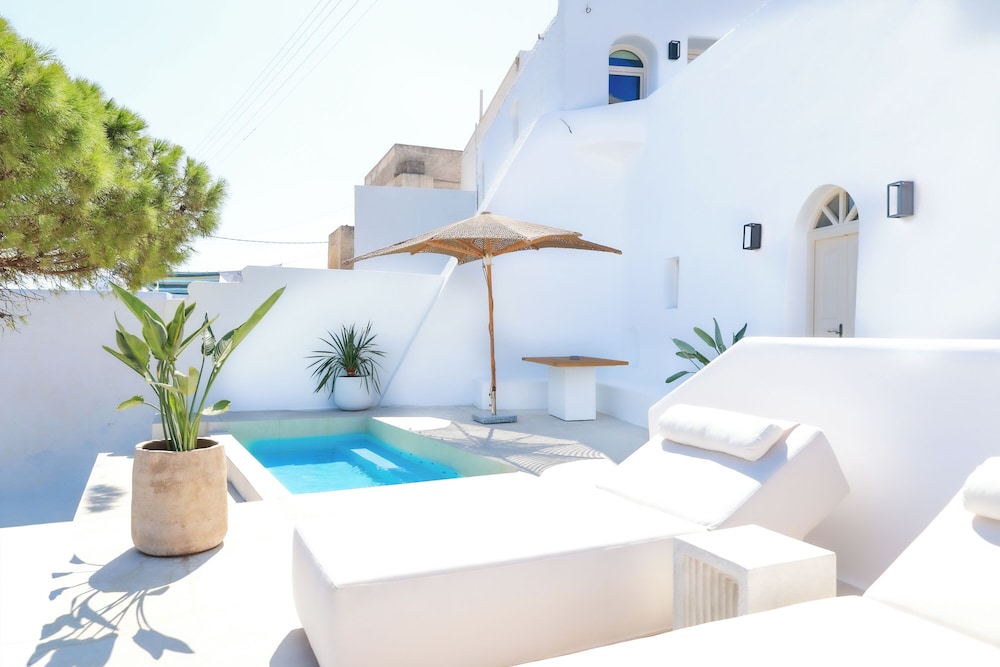 Luna Santorini Suites 27/50
