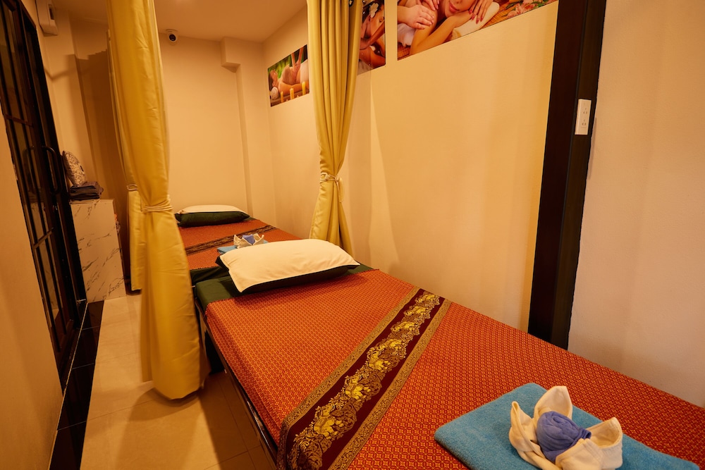 Rose Apple Hotel 13/40