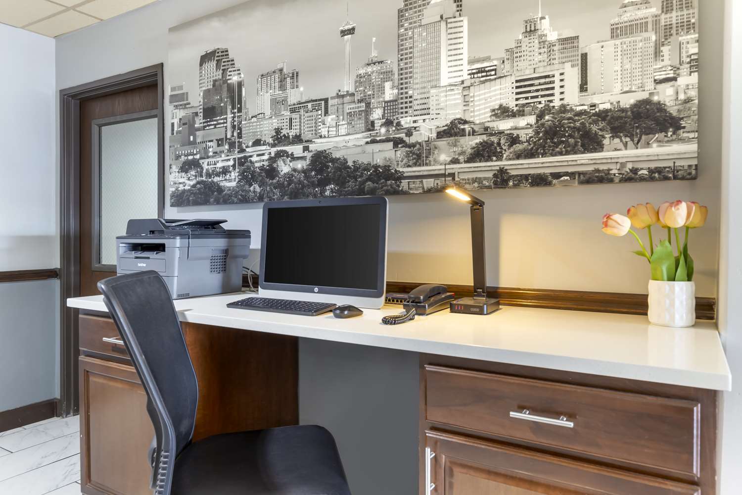 Best Western Medical Center North Inn and Suites Near Six Flags 33/37
