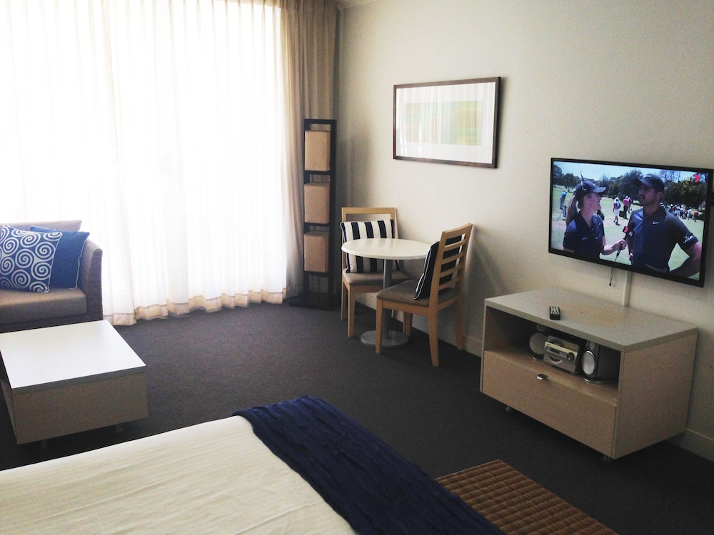 Mantra Ettalong Beach 56/71