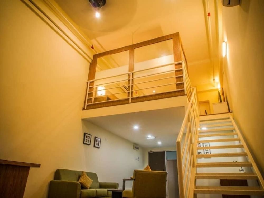 The Ceo Executive Office Suites 25/47
