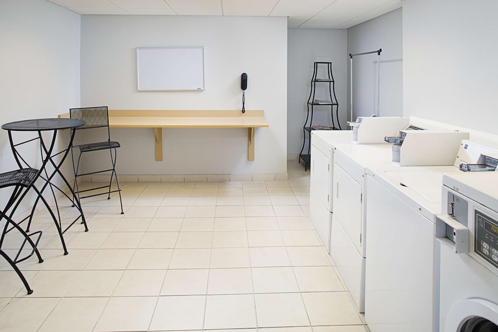Homewood Suites by Hilton Lancaster 39/56