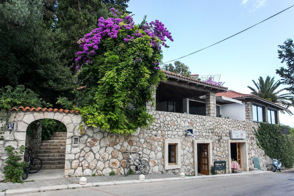 Apartments Villa Mirjana 2/75