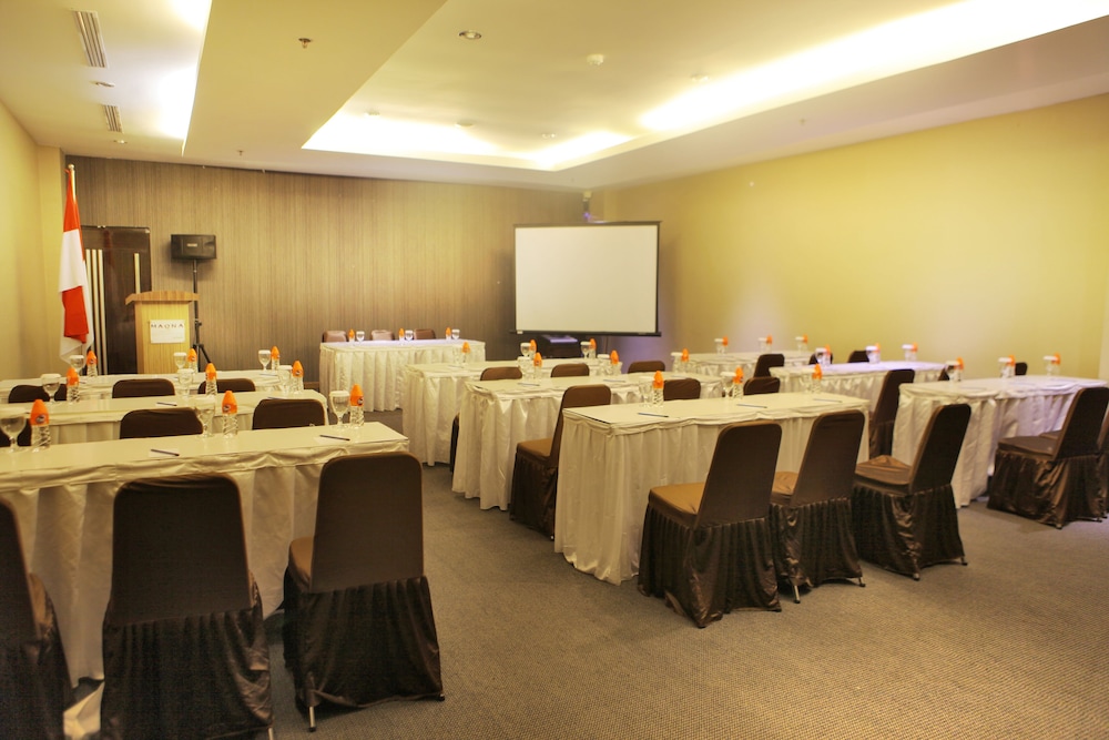 FOX Hotel Gorontalo 38/45