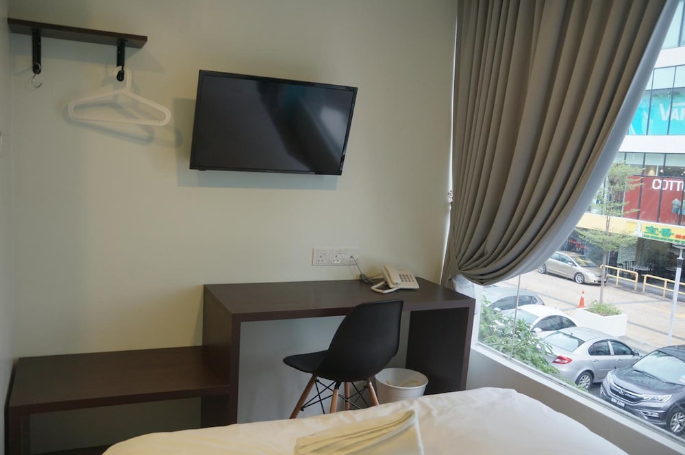 Hotel 57 33/41