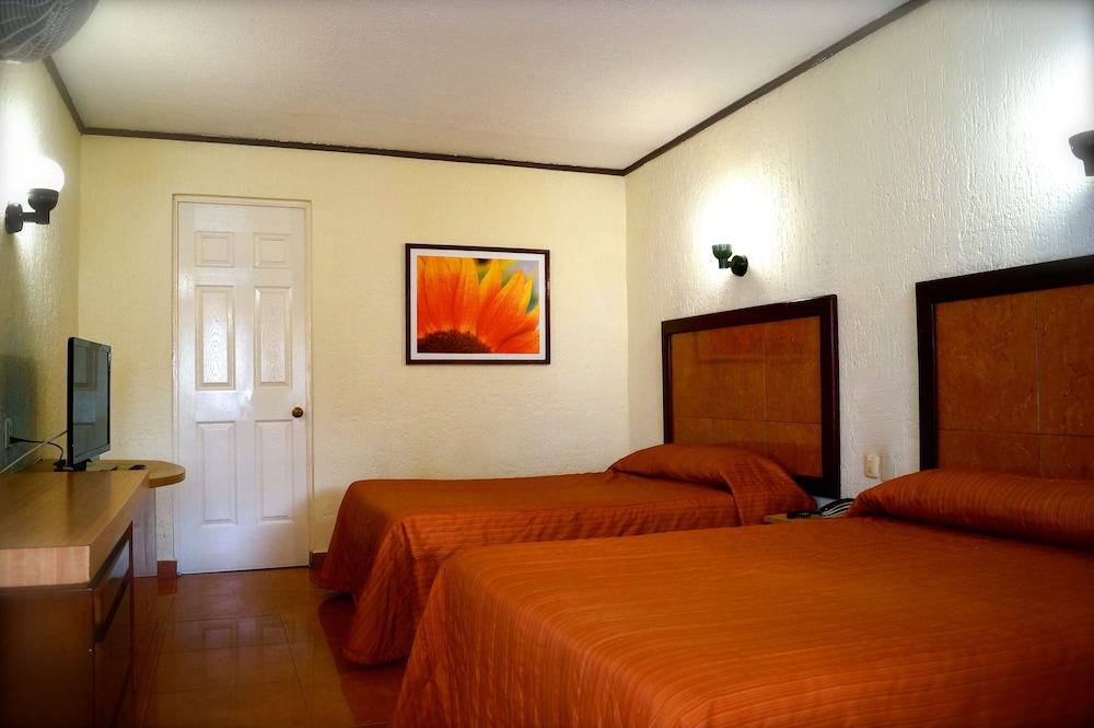 Villa del Sol and Suites 20/62