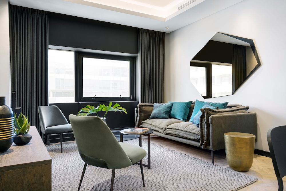 The Onyx Hotel 35/64