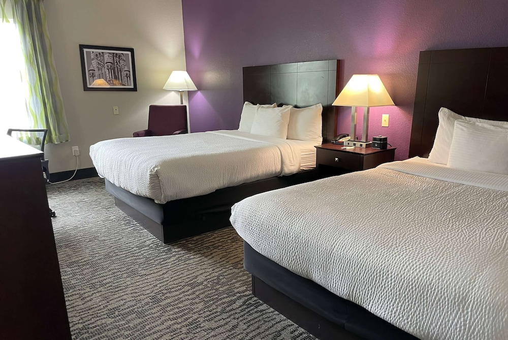 La Quinta Inn And Suites By Wyndham Waxahachie 14/40