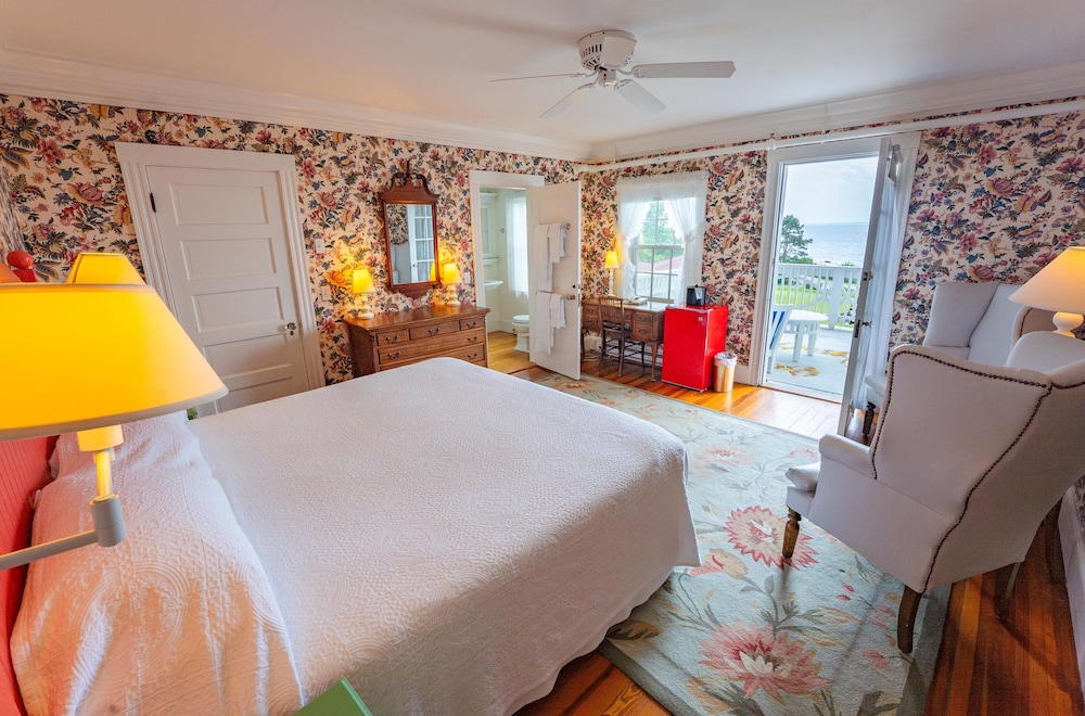 Ocean, King Bed, Balcony