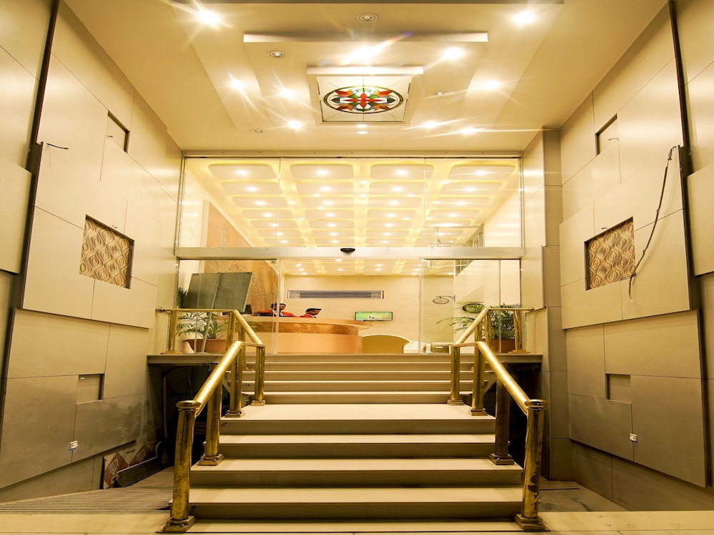Hotel Amrta 33/58