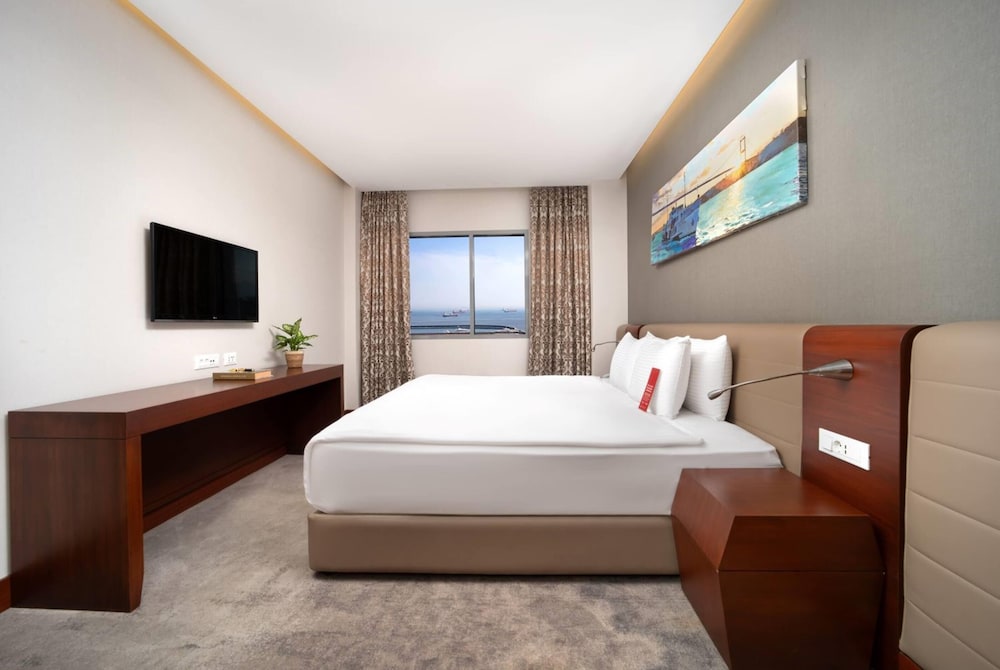Suite, King Bed, Sea View