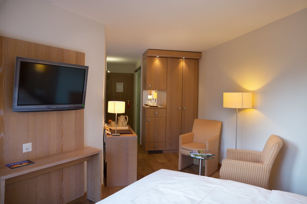 Helvetia Intergolf Hotel And Aparthotel 49/70