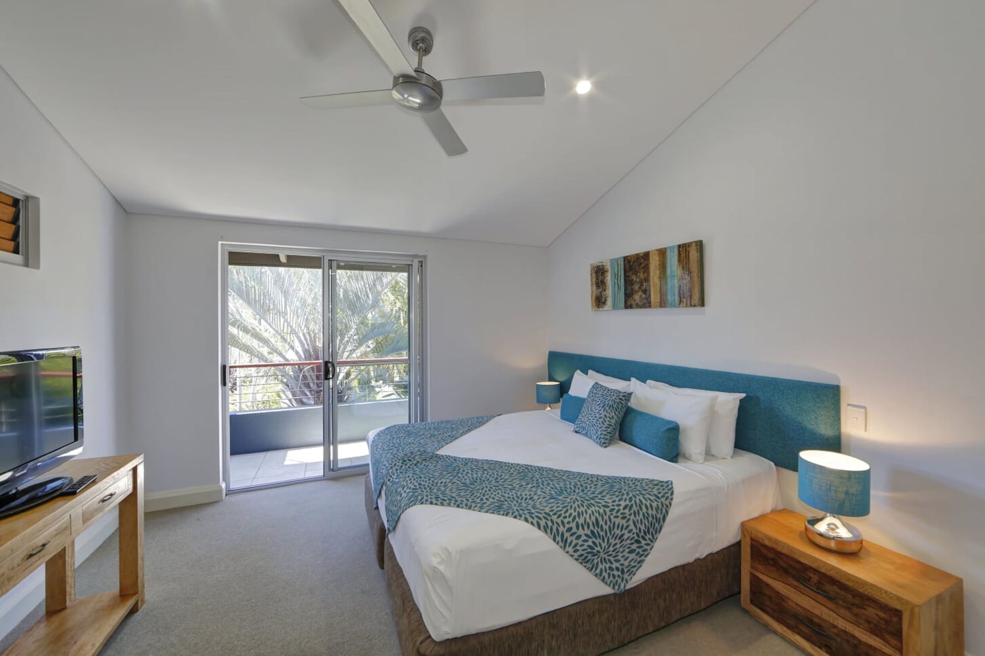 2 Bedrooms, Beach House, Apartment, King and Twin Beds, with Pool