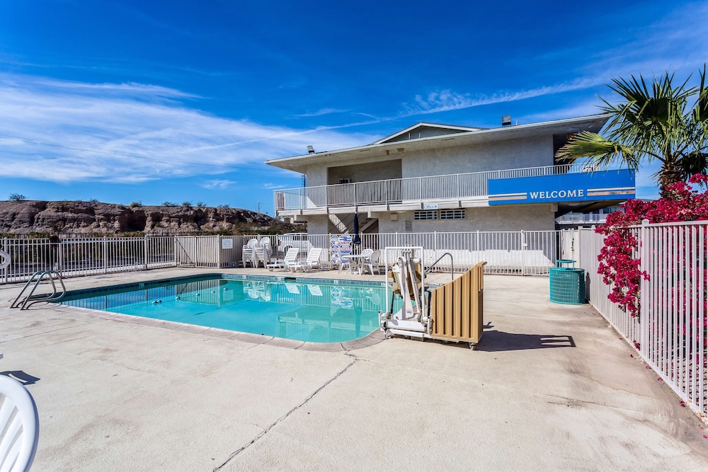 Motel6 Needles, CA 50/52