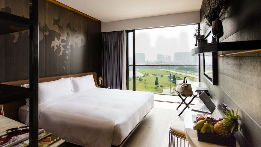 COTAI, PREMIUM, KING BED, BALCONY