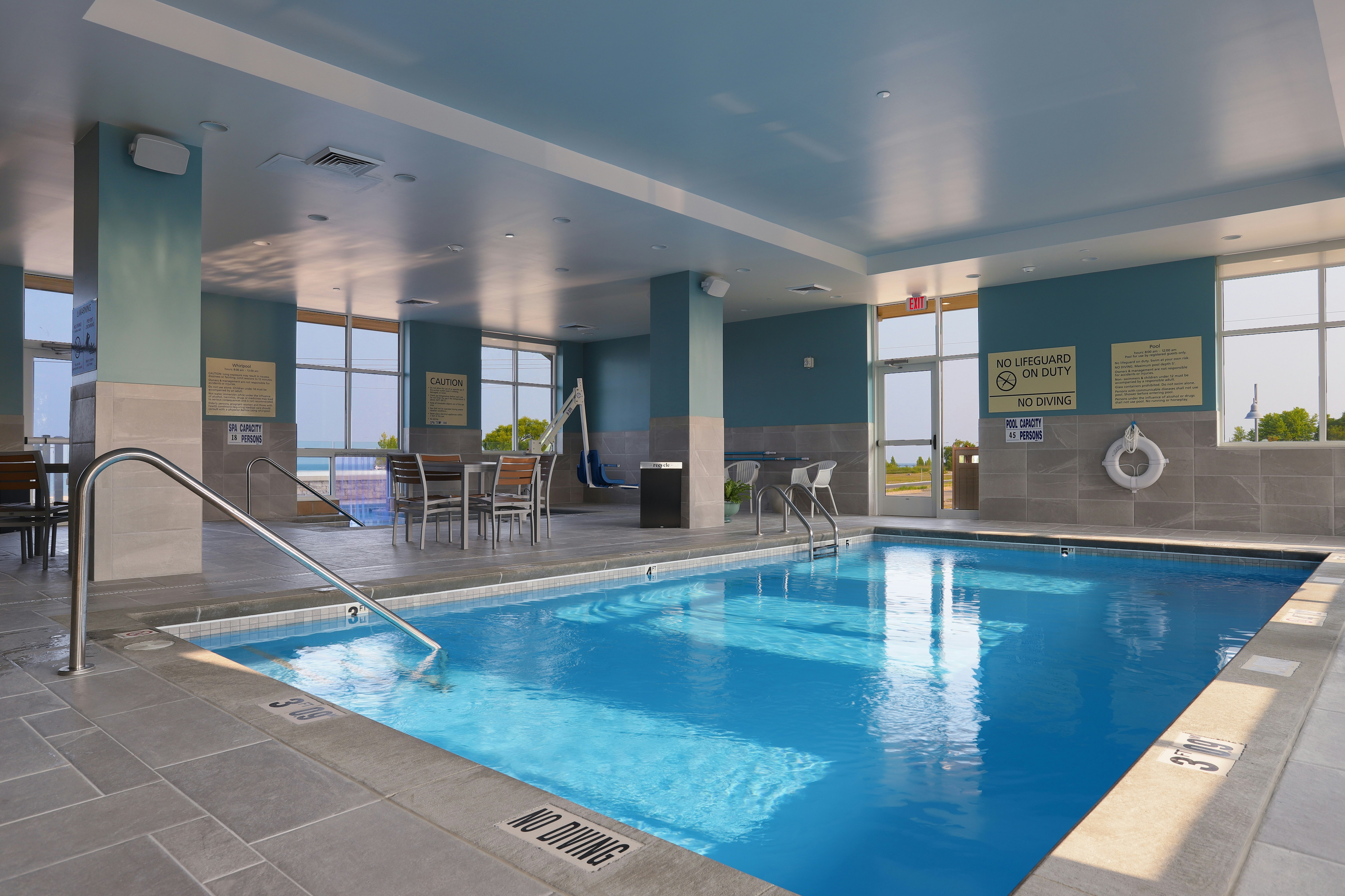 Hampton Inn & Suites Manistee Waterfront 7/23