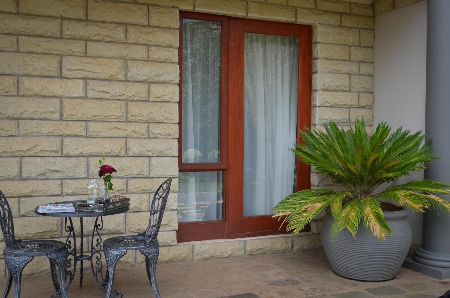 Riverwalk B&B 24/48