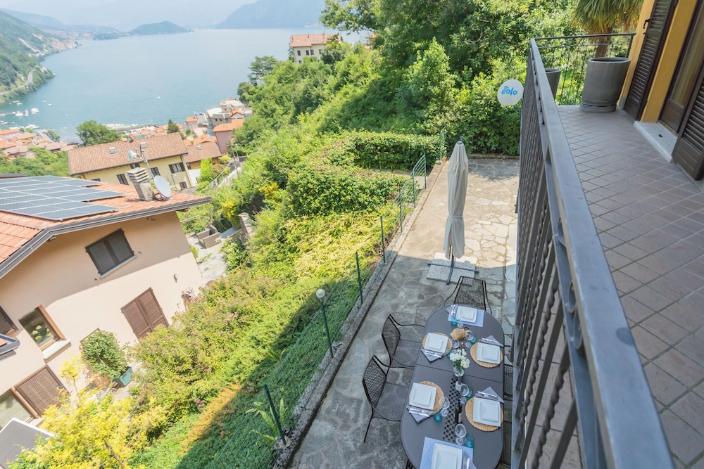 Harmony on the Lake by Rent all Como 34/42