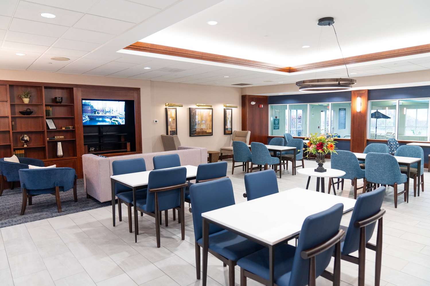 La Quinta Inn & Suites by Wyndham Bannockburn-Deerfield 33/56