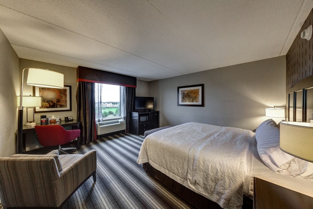 HAMPTON INN NEPTUNE/WALL 16/54