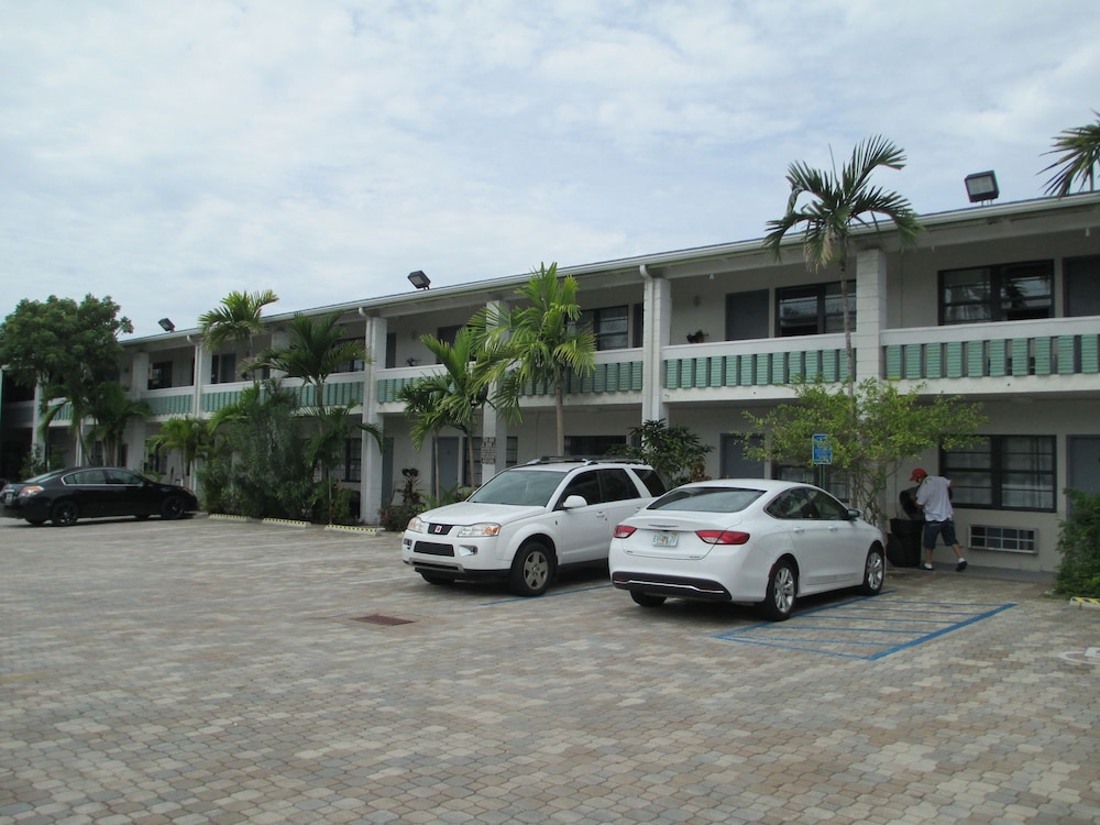 Shalimar Motel 33/47