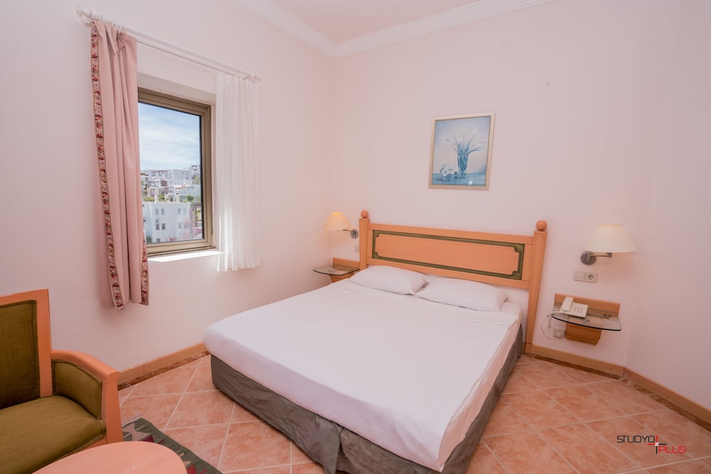 Amilla Beach Resort 20/50