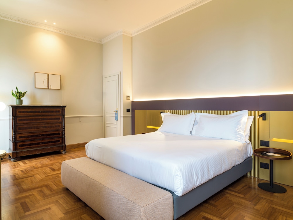 EXECUTIVE, DOUBLE BED