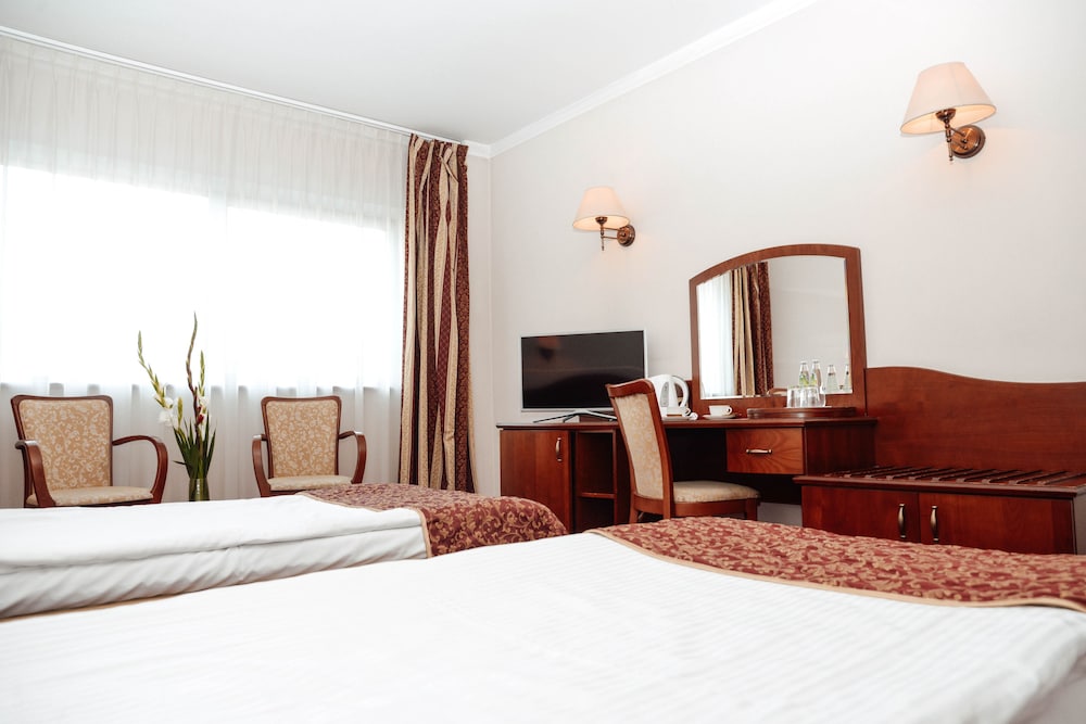 Hotel Sympozjum 7/50
