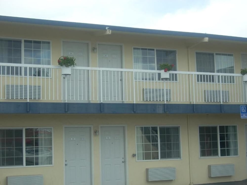 Economy Inn Monterey 1/31