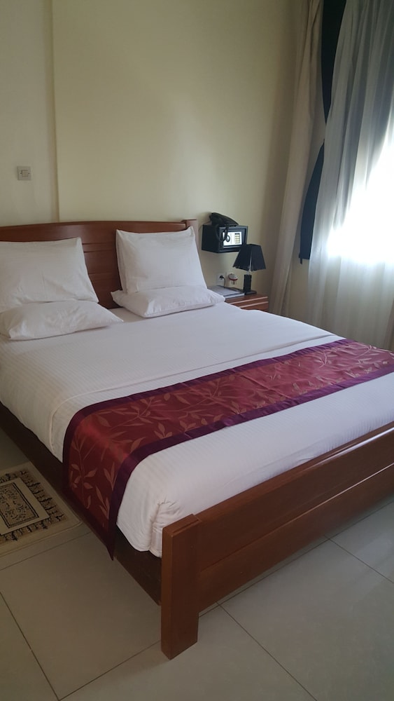 Olympic Hotel 13/71